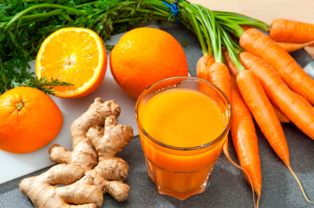 jugo de curcuma, zanahoria y limon